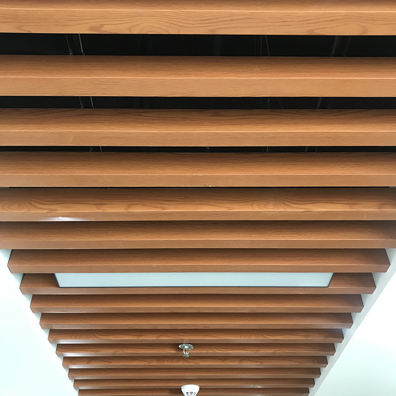 禅城商城过道吊顶橡木木纹色铝方通天花 40*70mm木纹u型吕方通