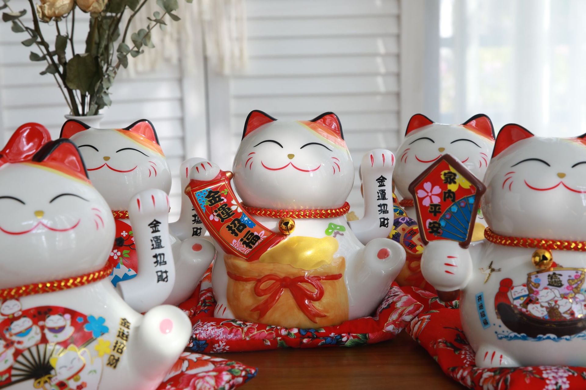 6寸电动招手摇手发财猫招财猫家内平安摆件店铺开业创意礼品陶瓷