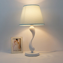 厂家批发现代简约时尚卧室床头书房台灯创意时尚北欧台灯饰灯具