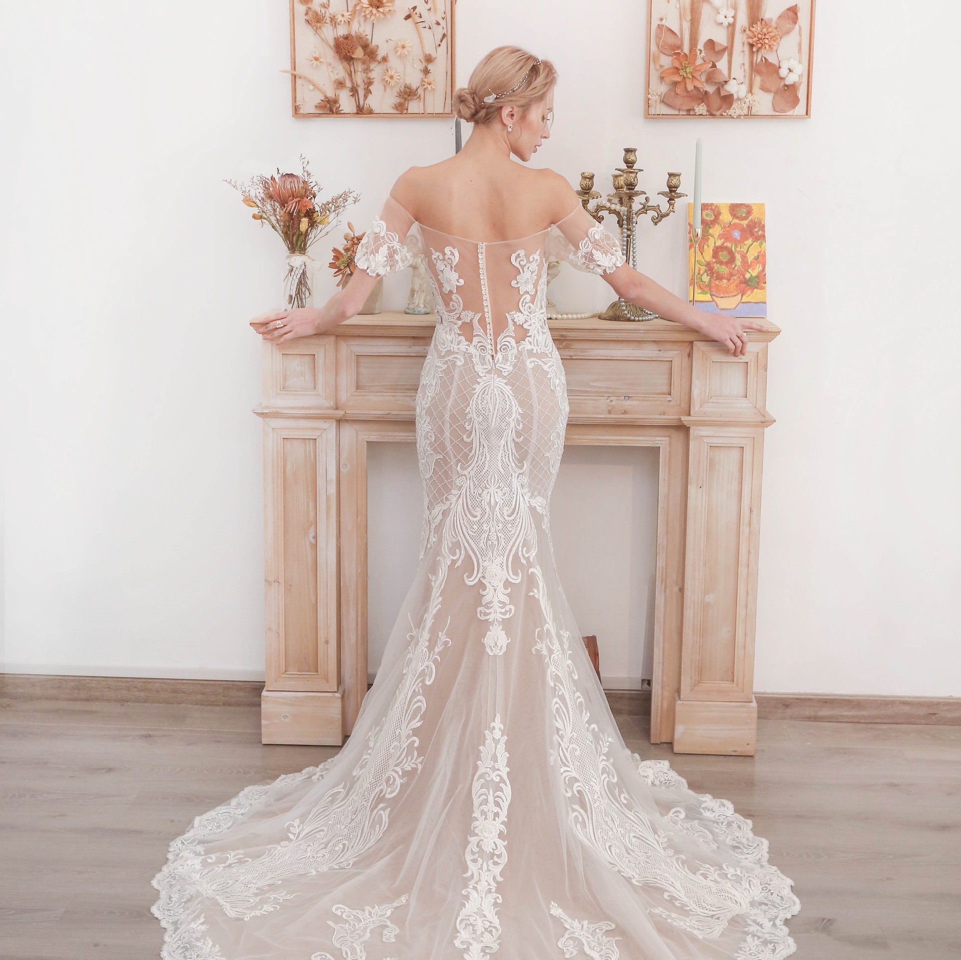 鱼尾婚纱礼服绣花镂空性感修身宴会晚礼服露背吊带包臀短裙车模