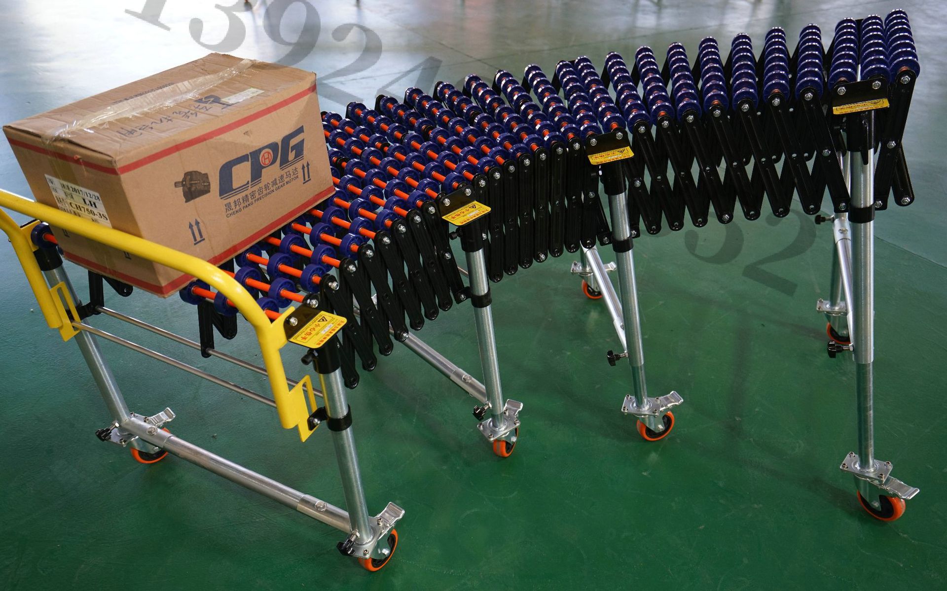 卸车神器伸缩输送机福来轮无动力搬运卸货神器滑梯可升降折叠