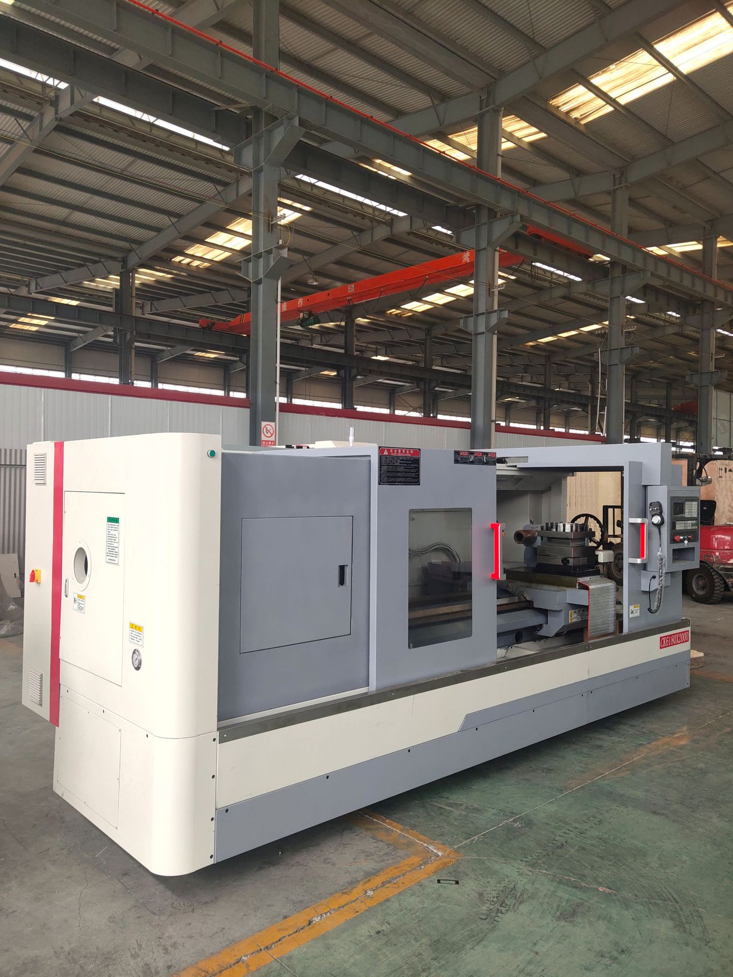 数控车床611004工位4档变速整体床身广数980数控车床导轨加宽