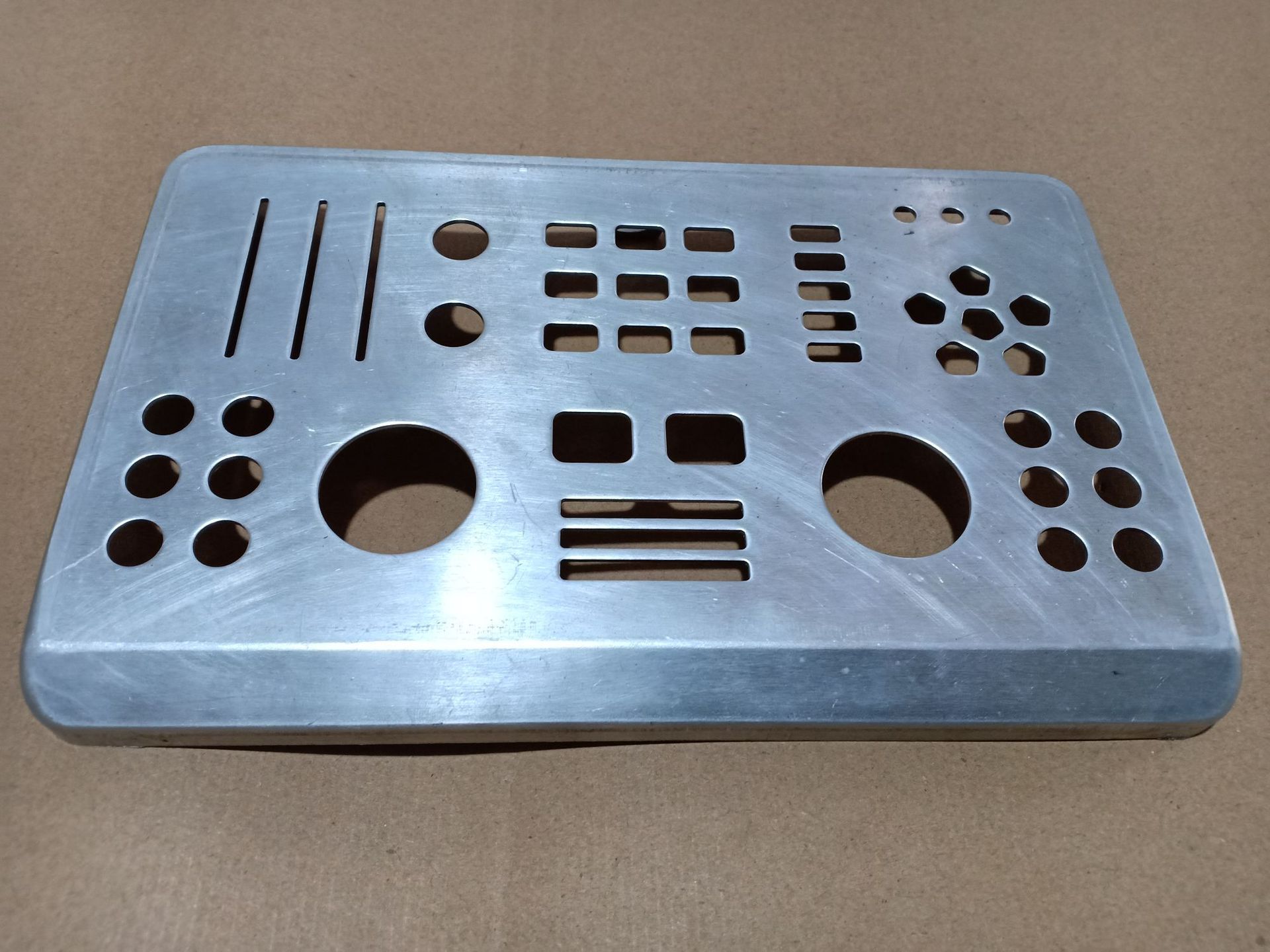 加工定制不锈钢音频播放器外壳 铝合金冲压件激光切割折弯加工