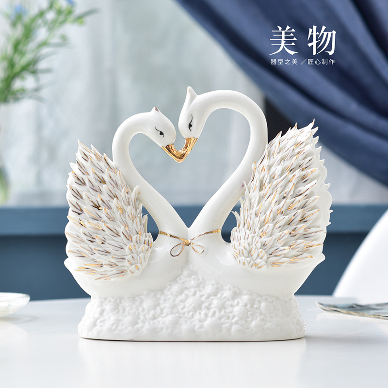 陶瓷情侣天鹅电视柜酒柜装饰品结婚礼物礼品客厅家居创意摆设摆件