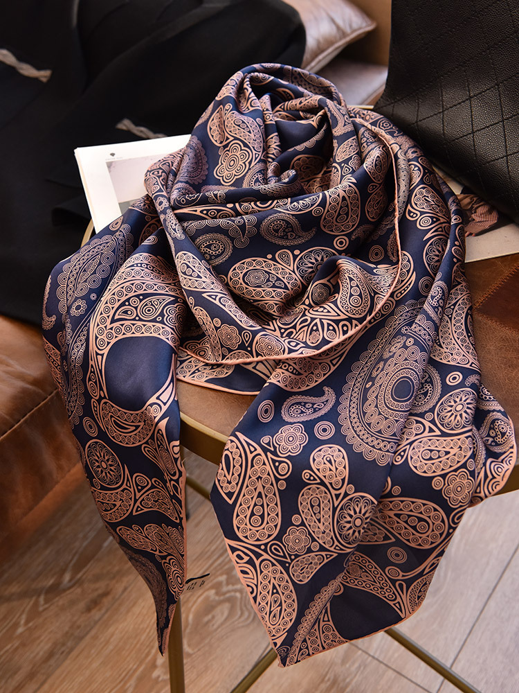 腰果花骷髅头真丝14姆米素绉缎140大方巾100%桑蚕丝