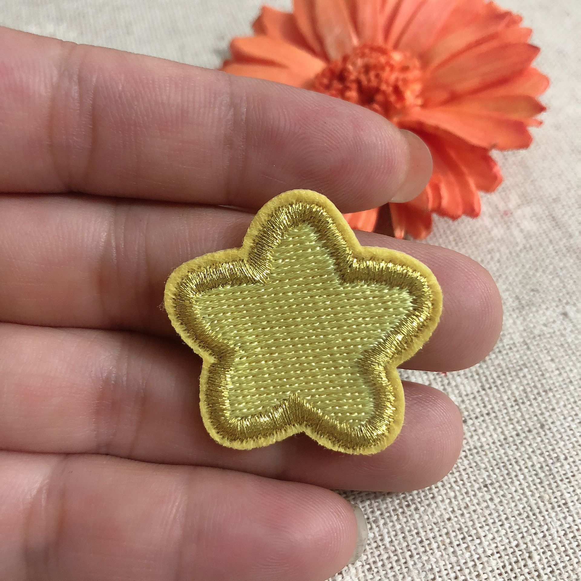 新品 可爱卡通满绣五角星多色组合 儿童衣服补丁装饰diy电脑刺绣