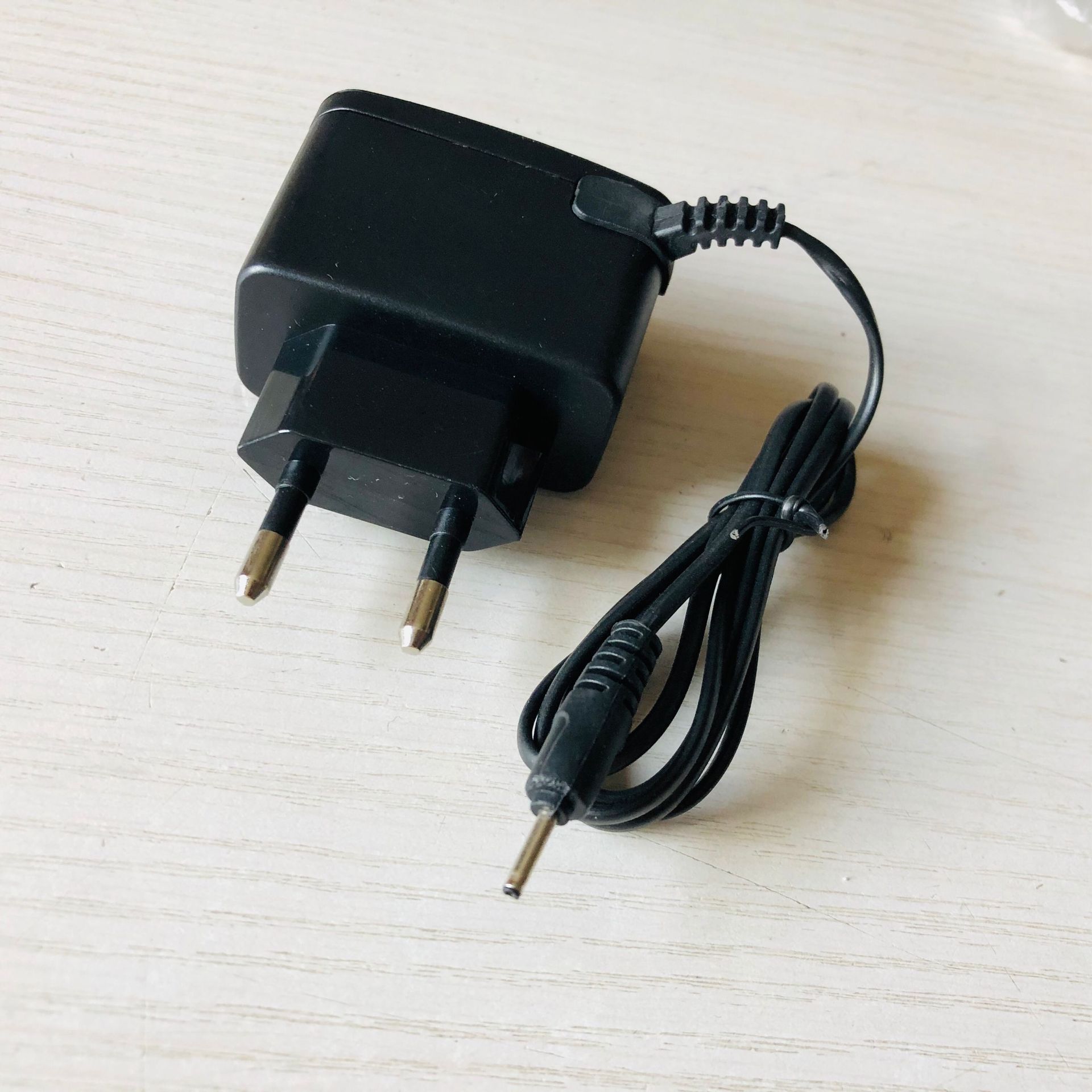适用诺基亚手机充电器小头dc2.0带线直充 欧规圆脚3.5大头充电头