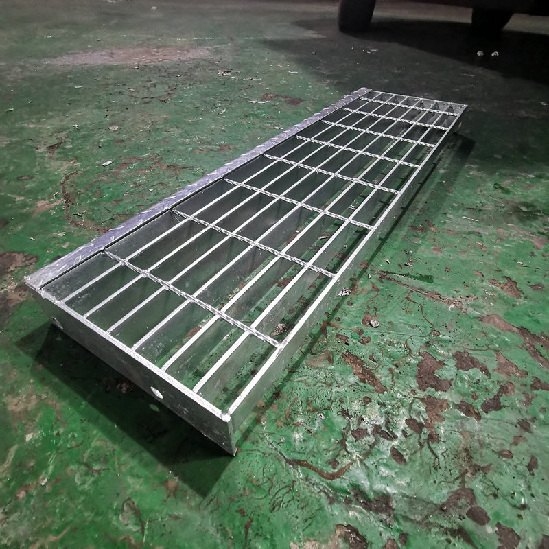 厂家t4楼梯踏步板齿形钢梯异型格栅板镀锌脚踏板