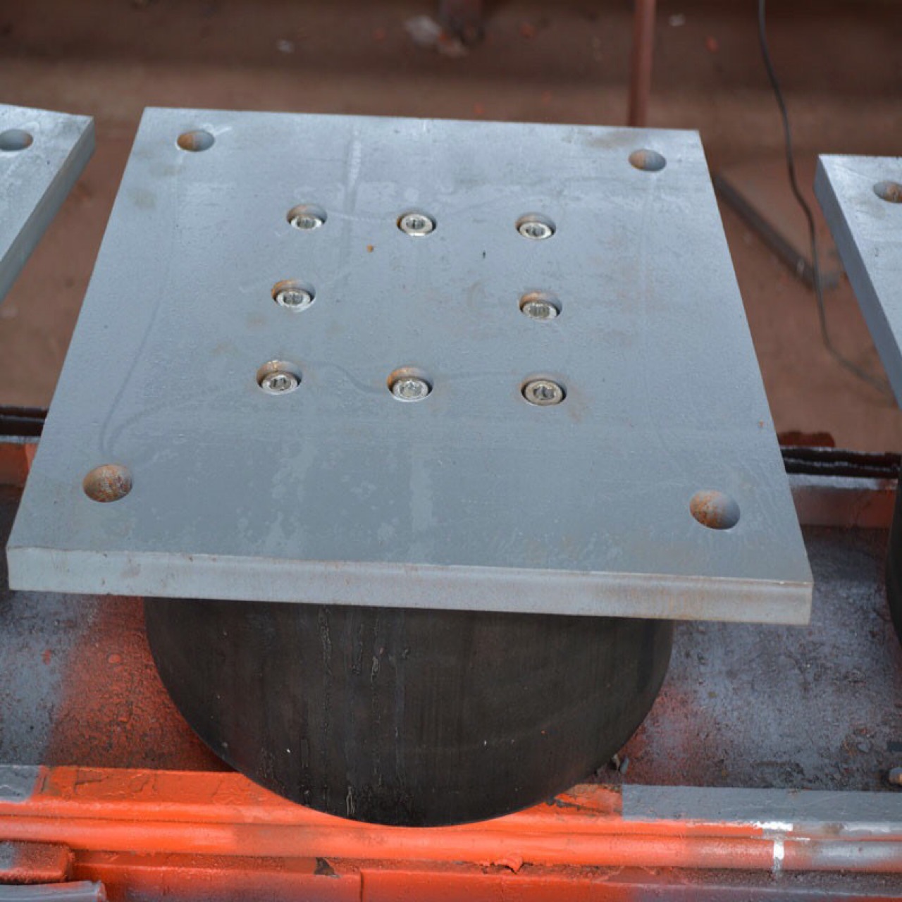 厂家直供隔震橡胶支座按用途可分为建筑隔震支座和桥梁隔震支座