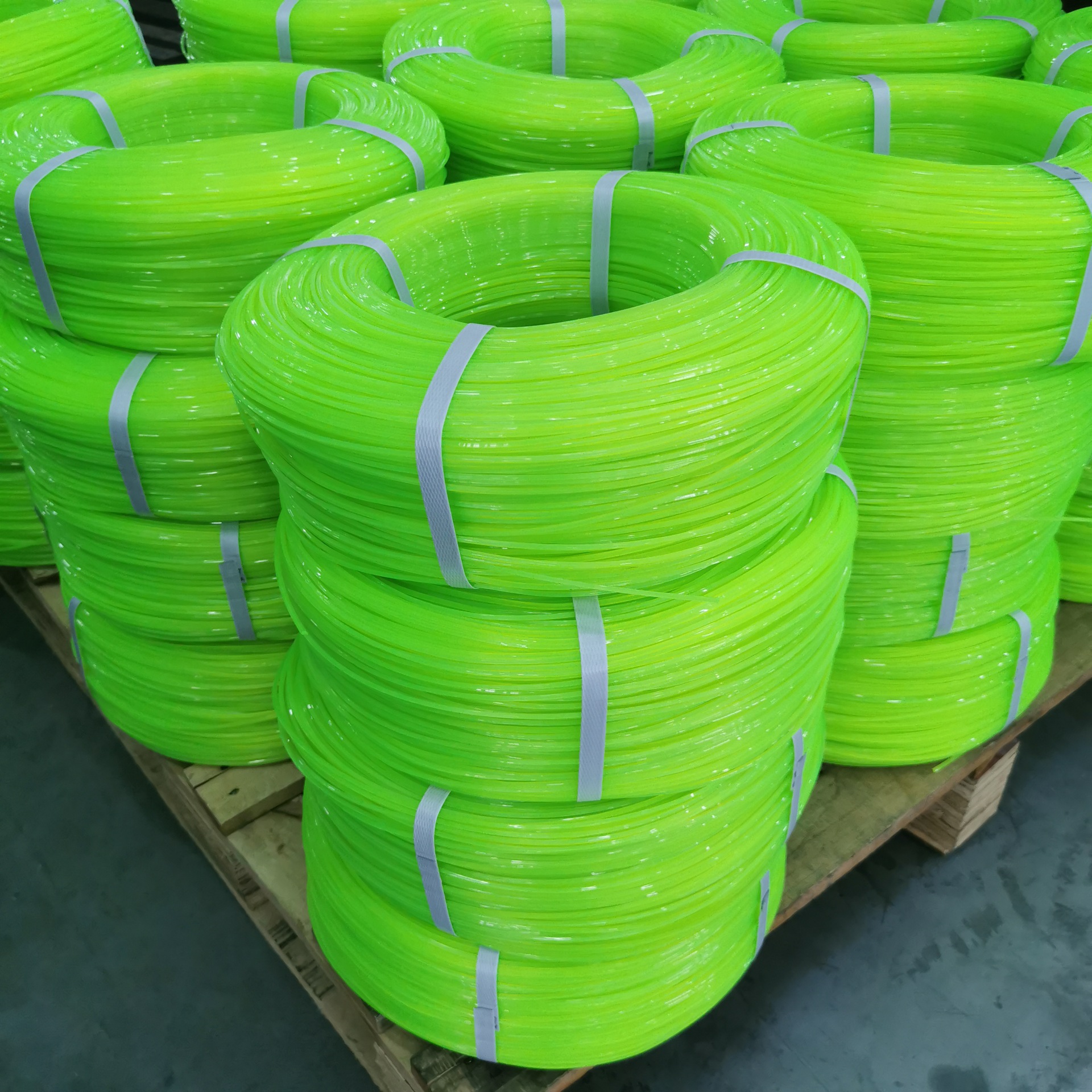 供应trimmer line尼龙打草绳割草线 泡壳 吊卡 卷装 2.4mm*5kg