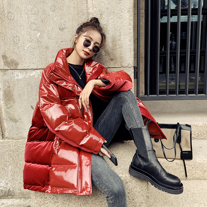 实拍亮面羽绒服女2021年新款时尚韩版宽松白鸭绒大码红色漆皮外套
