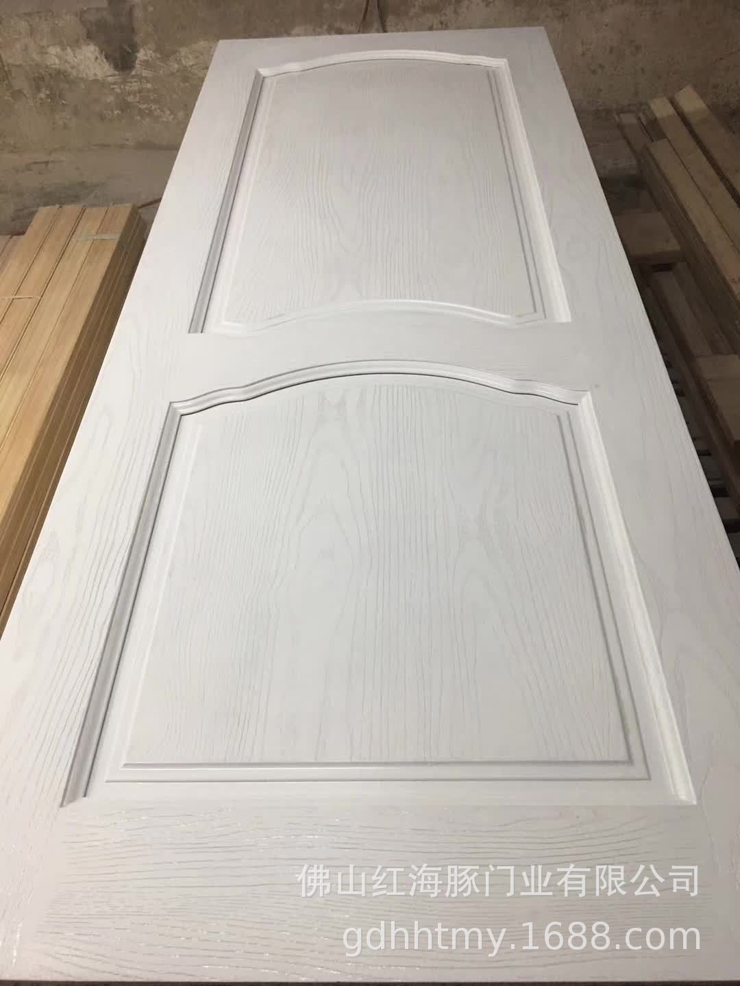 佛山木门红海豚橡木拉丝深雕开放漆门图