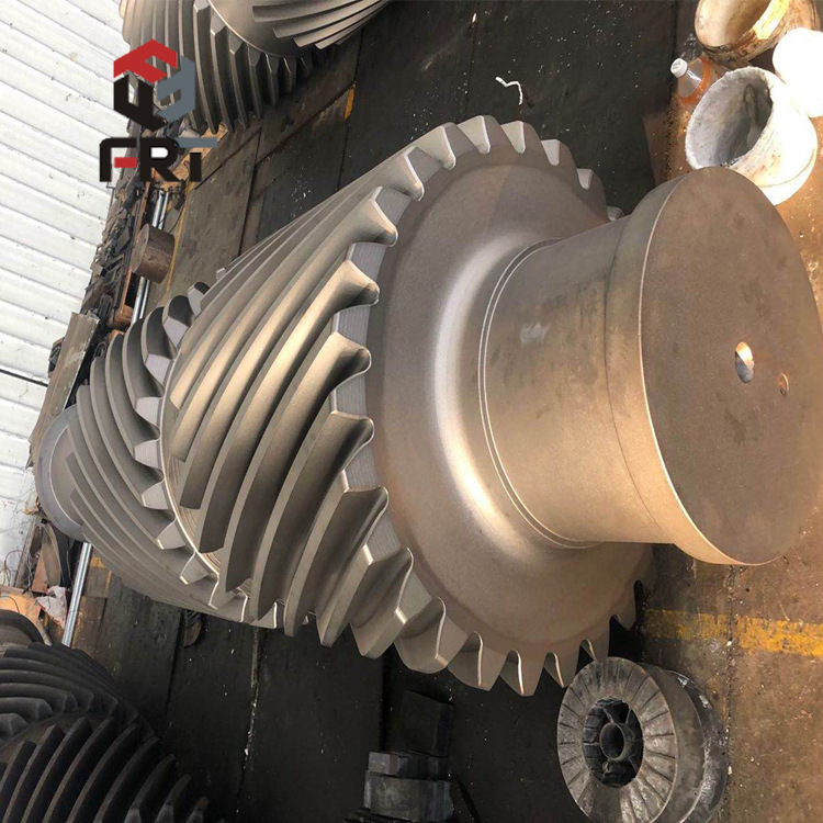 洛阳厂家加工大型冶金矿山设备齿轮轴人字齿轮轴