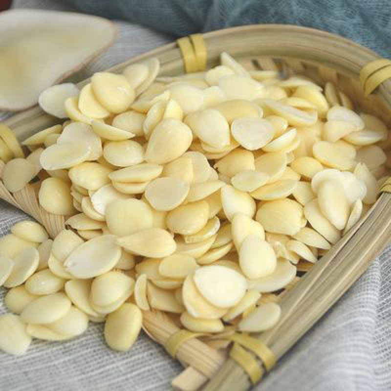 厂家批发新疆去皮甜杏仁片 中药材杏仁大颗粒南散装