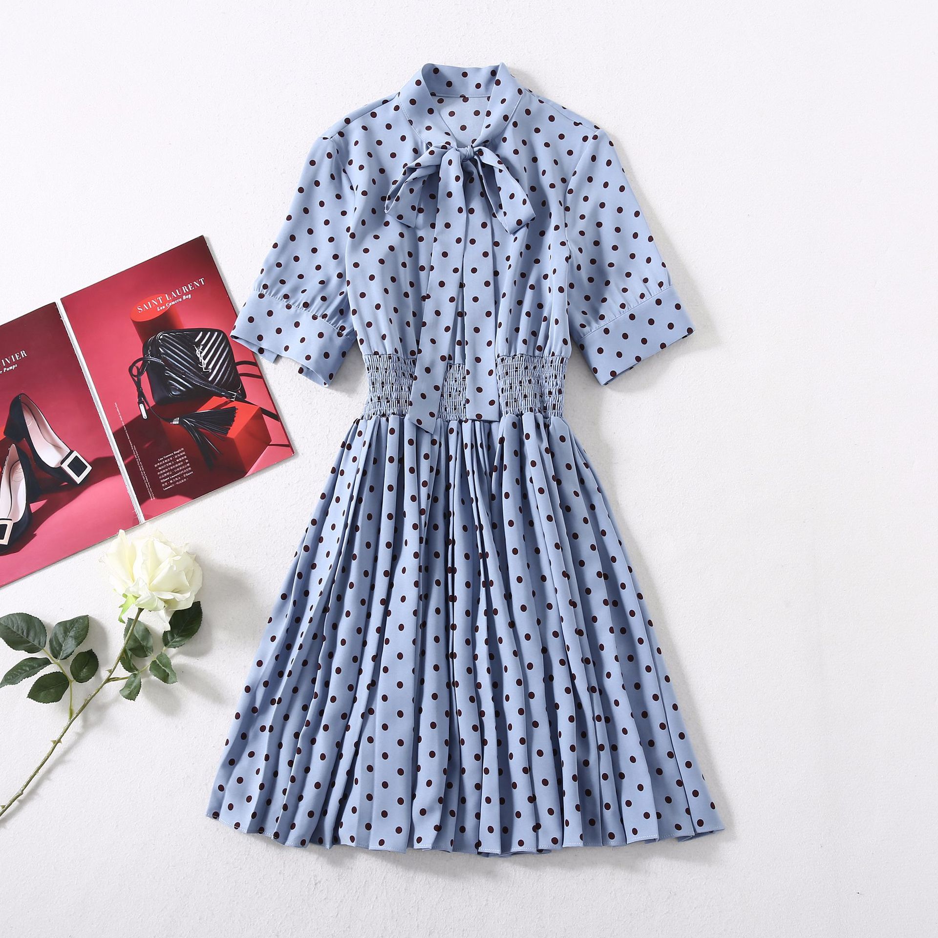 圆点蝴蝶结短袖连衣裙