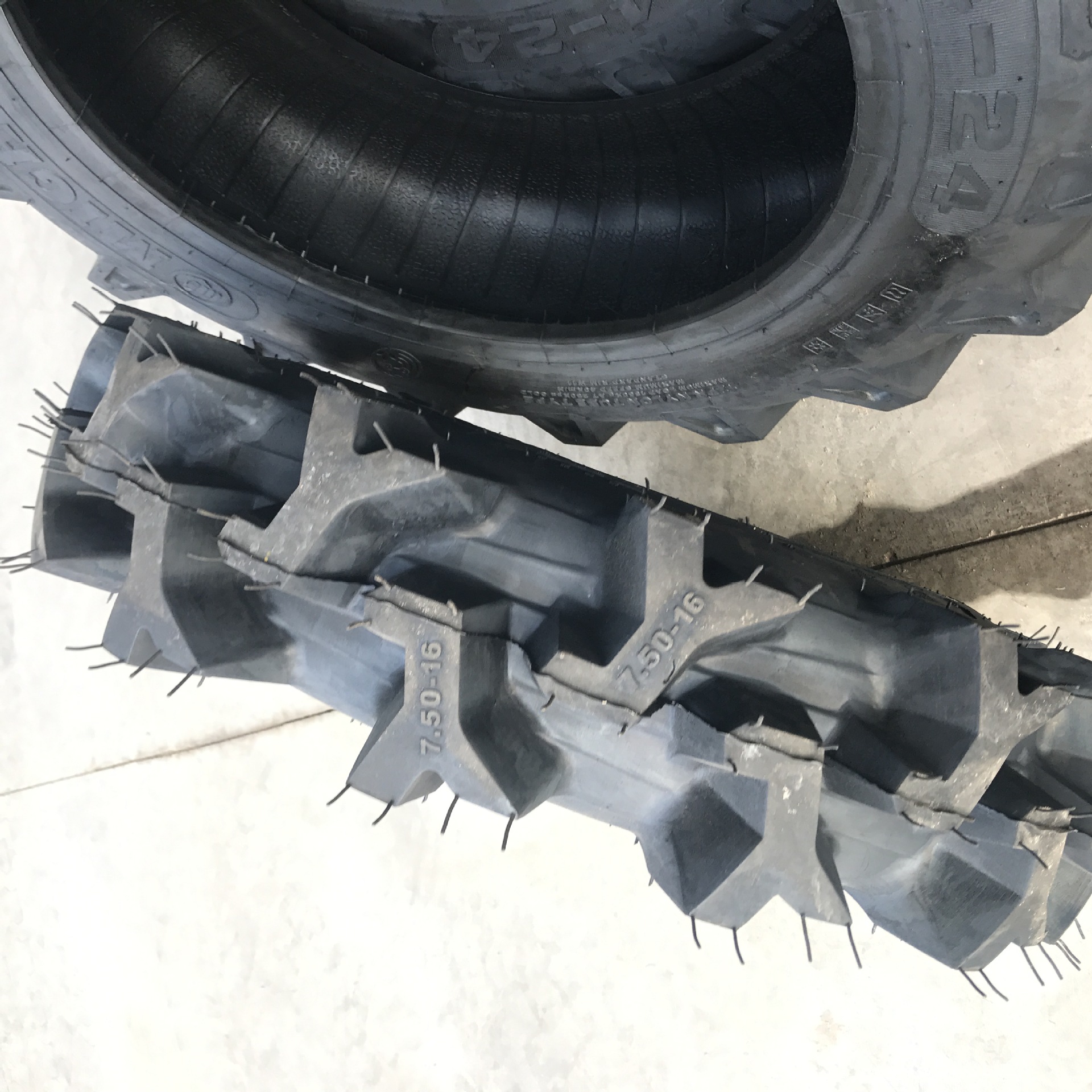 出口及配套供应农用水田轮胎7.50-16 改进新花纹