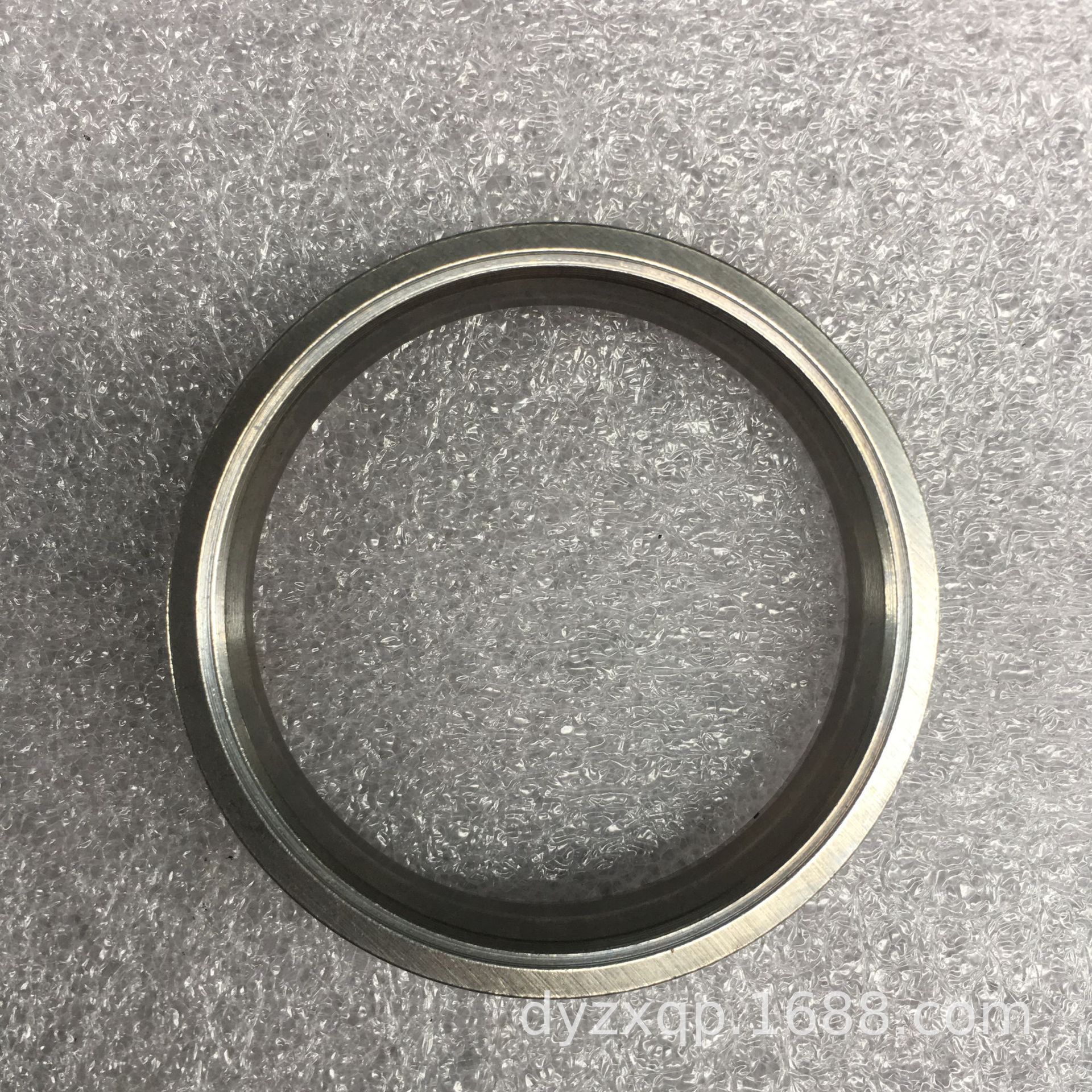 热销适用于nissan尼桑ud日产柴pf6发动机气门座圈 13215-96013