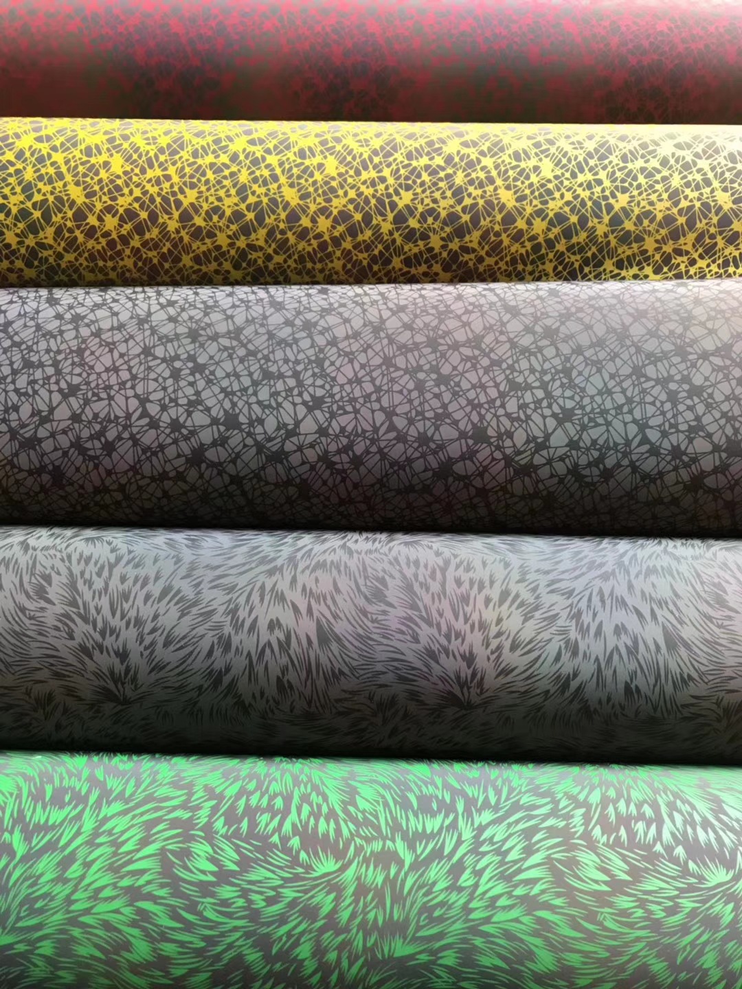 高亮银灰幻彩七彩弹力不咬布带回粘定位激光热转印反光膜