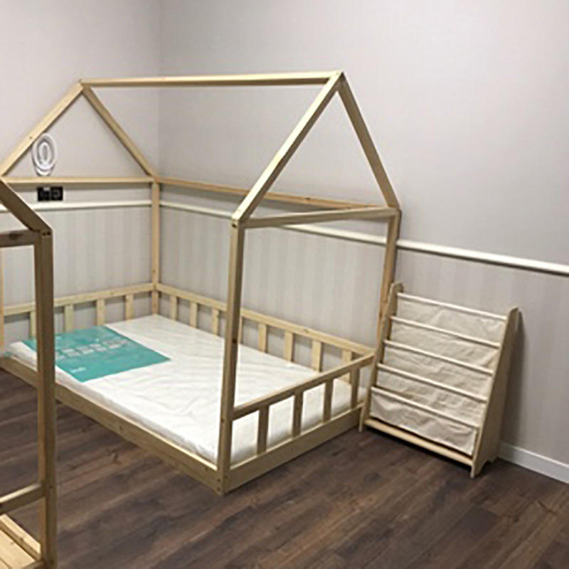 北欧儿童床实木小房子造型落地床工厂直销外贸出口定制原木婴儿床