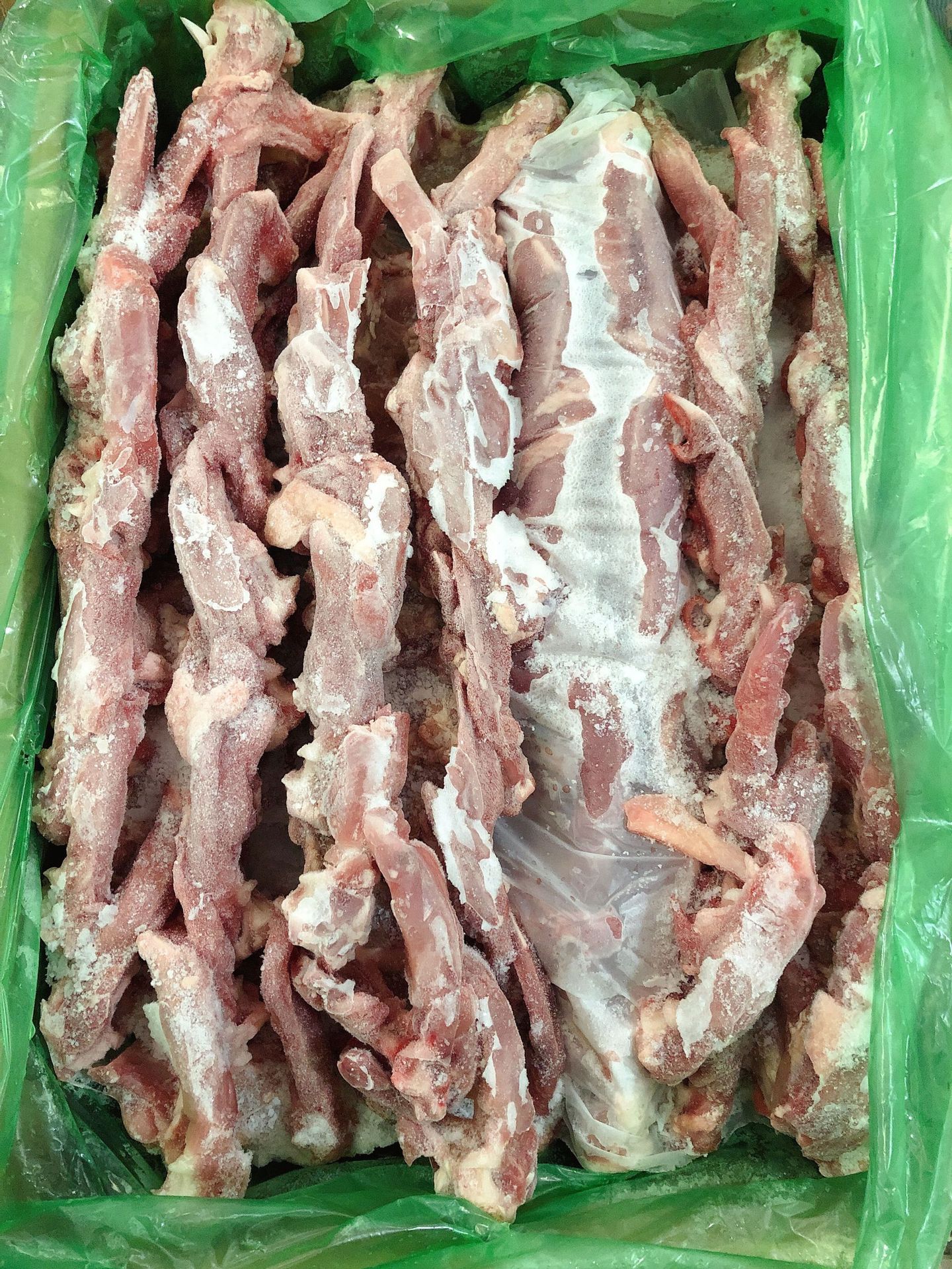 厂家直销 圣沣六和鸿润鸭架骨架子新鲜冷冻大鸭锁骨整箱20斤