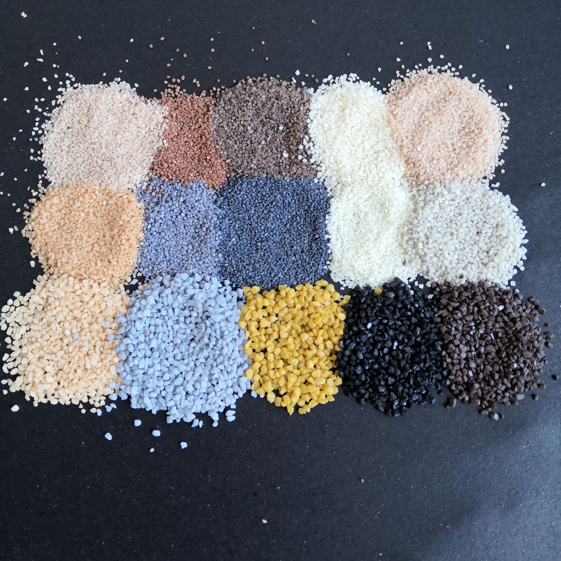 厂家生产彩砂 建筑外墙用真石漆彩砂 各型号烧结彩砂 细沙80-120