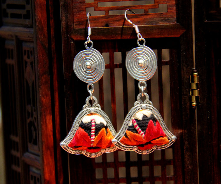 原创民族风耳环绣花流苏耳饰饰品手工复古老绣刺绣苗绣苗银耳环03