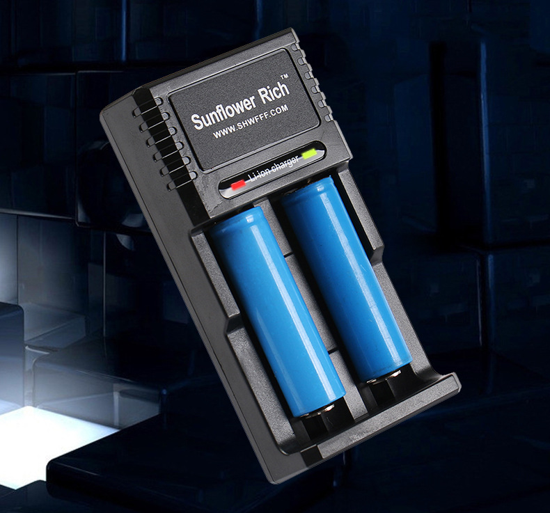 18650充电器双槽26650双充万能 3.7v电池充电器 强光手电筒充电器