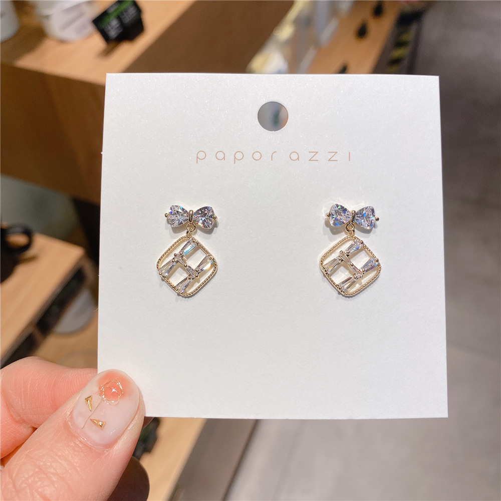 2021new Fresh Exquisite Circle Bow Earrings All-Match Zircon-Encrusted Stud Earrings Earrings Female Letters