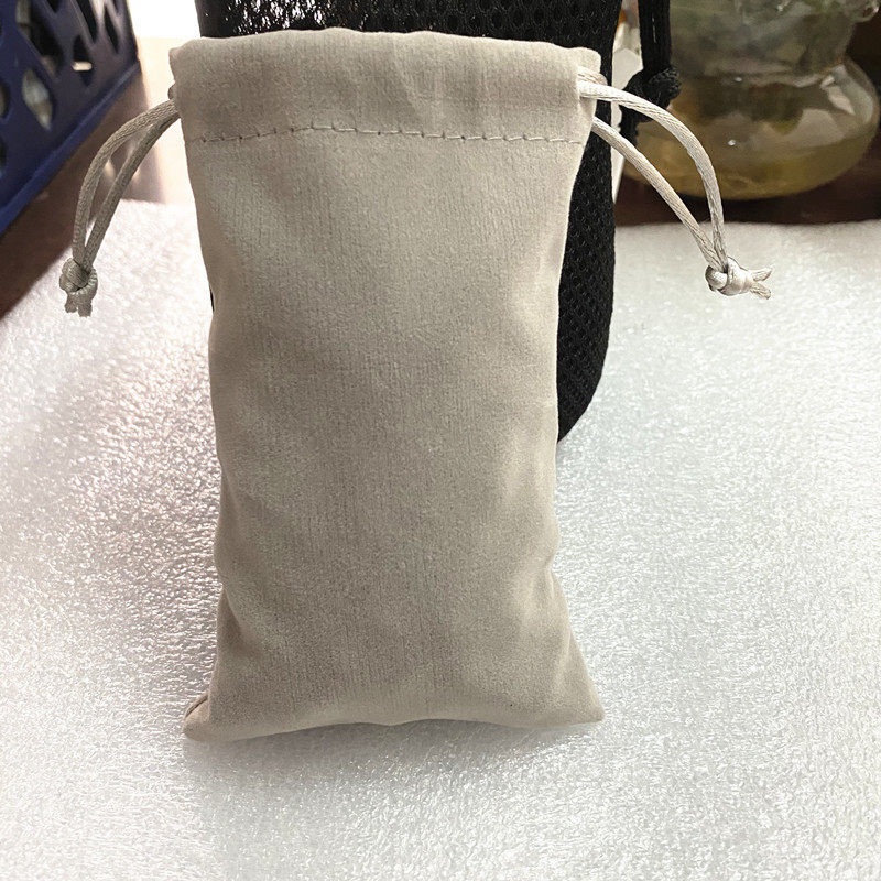 厂家直供各种尺寸绒布袋抽绳包装袋批发 大号黑色绒布袋 价钱实惠