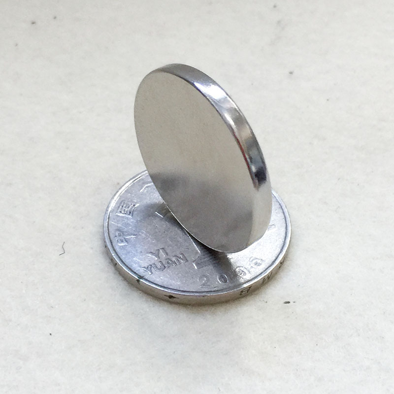 硬币大小钕铁硼强力磁铁 直径25mm*厚度3毫米镀镍n35强磁磁钢