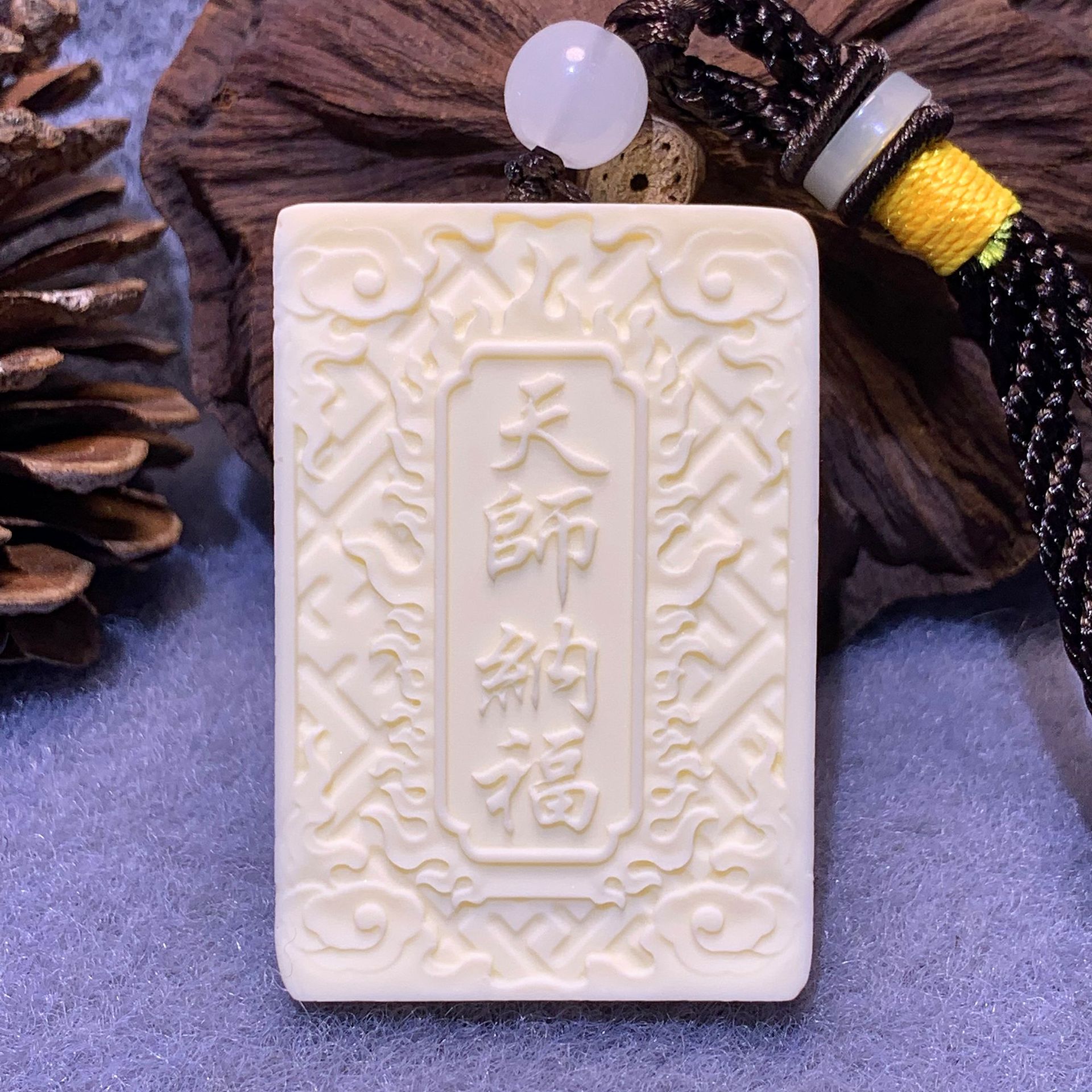 专供地摊货源 象牙果461吊牌 雕刻天师钟馗挂件 创意车挂吊坠饰品