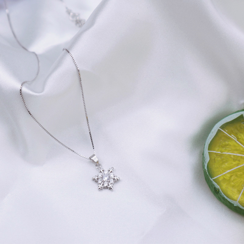 冰糖炖雪梨电视剧同款s295纯银雪花吊坠项链女黎语冰棠雪锁骨链