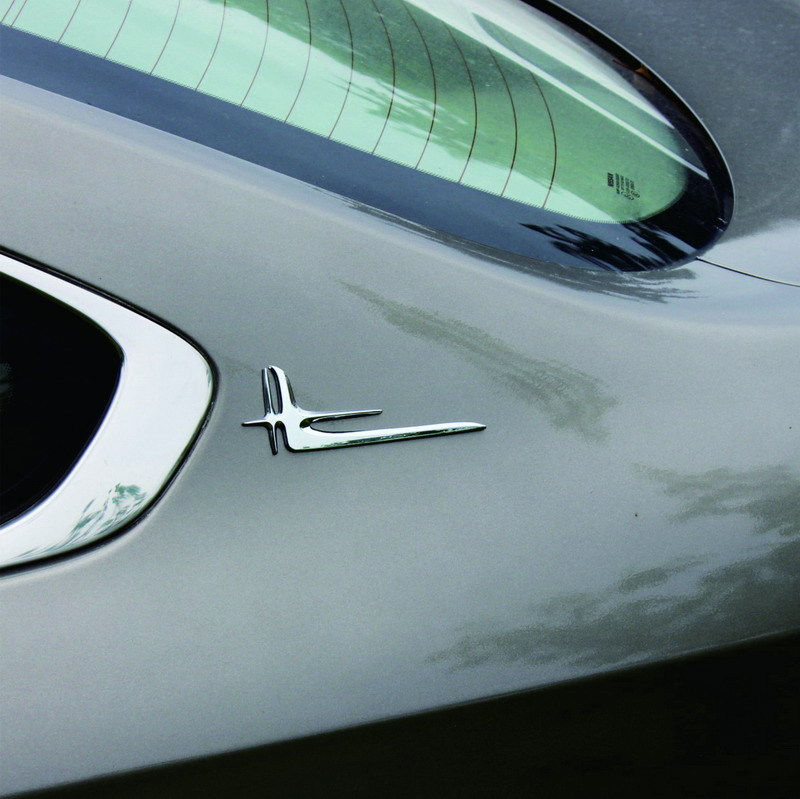 新c级e级奔驰加长版车标 改装车侧标车贴锌合金飞镖叶子板装饰贴
