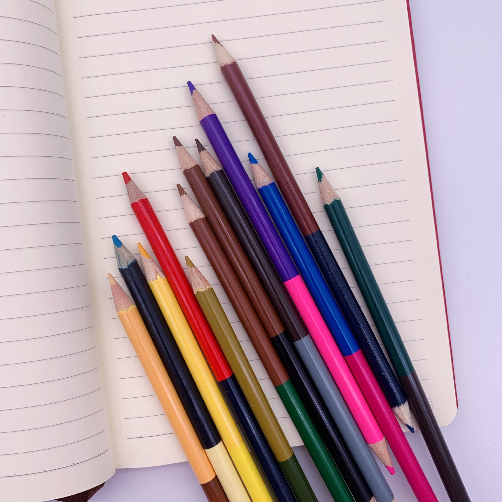 圆杆双色芯彩色铅笔12支24色高级芯双头芯油性彩铅现货厂家直销_华明