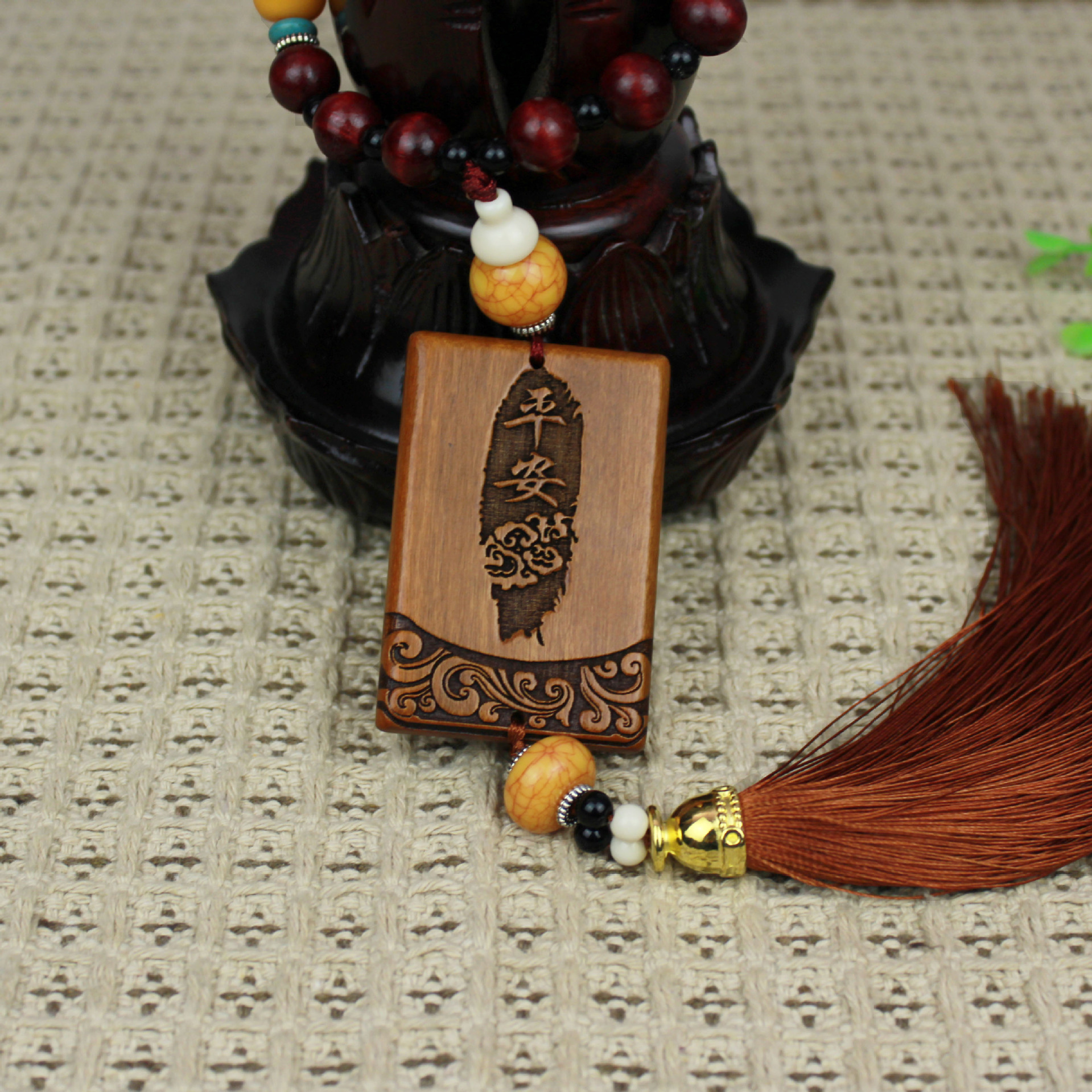 厂家批发 桃木雕汽车挂件 木质车挂车饰汽车后视镜车挂可定制logo