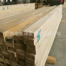 建筑木方清水模板尺寸标准 大口径原木加工材质均匀新鲜 不易断裂
