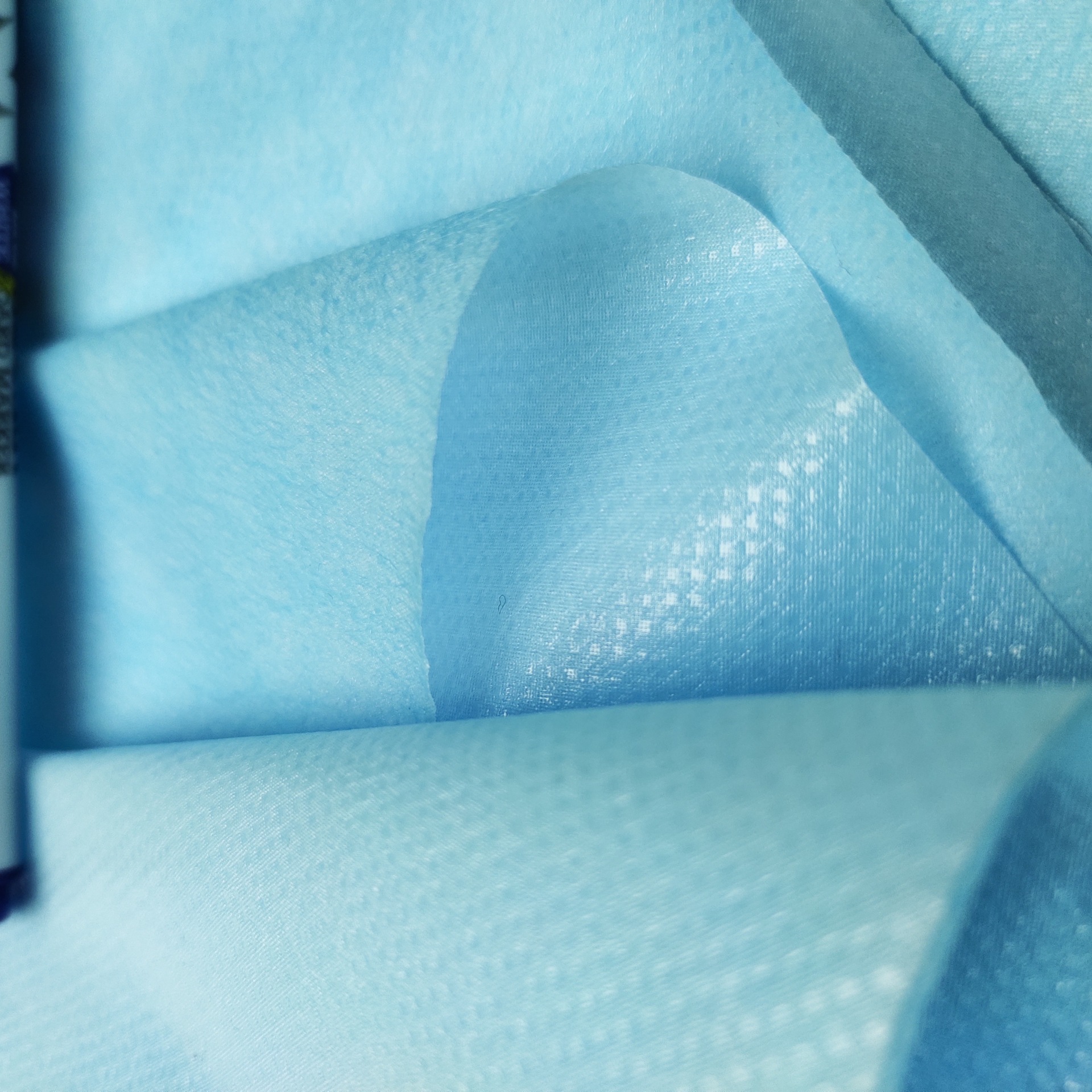 【厂家现货】pp无纺布pe淋膜 黄色隔离衣pp料 黄色手术衣无纺布