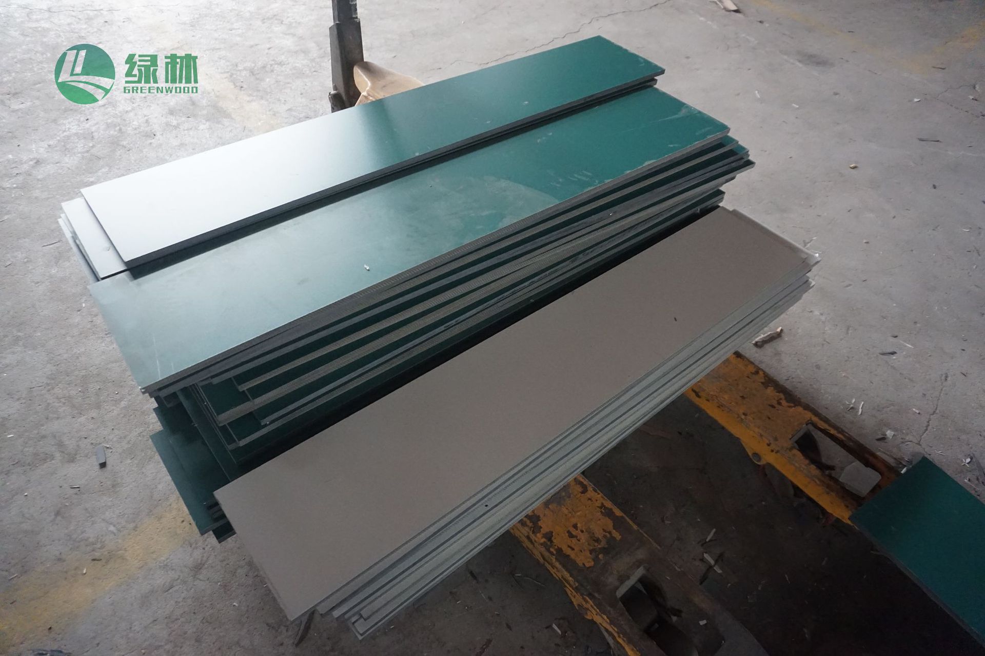 康倍特板材 b级防火倍特板厨房台面 公共厕所隔间 学校学生桌面