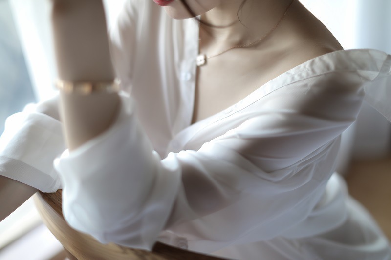 情趣内衣女雪纺性感白衬衫制服诱惑居家露肩包臀制服代发