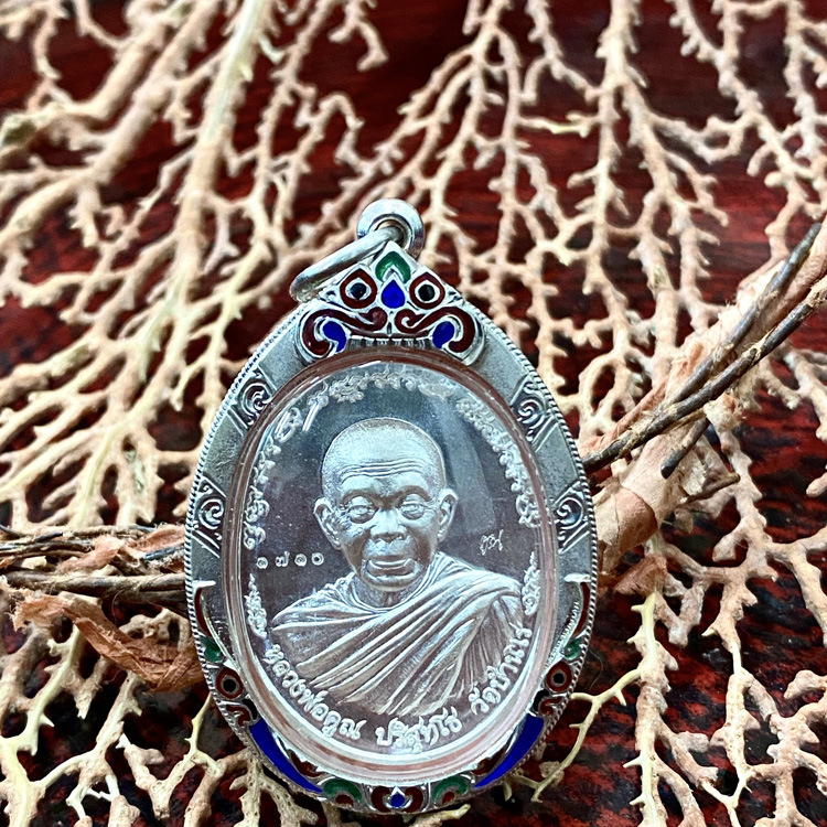 舍玛商贸2557龙婆坤大师自身派里碧纳银版含壳及d卡包邮泰国佛牌