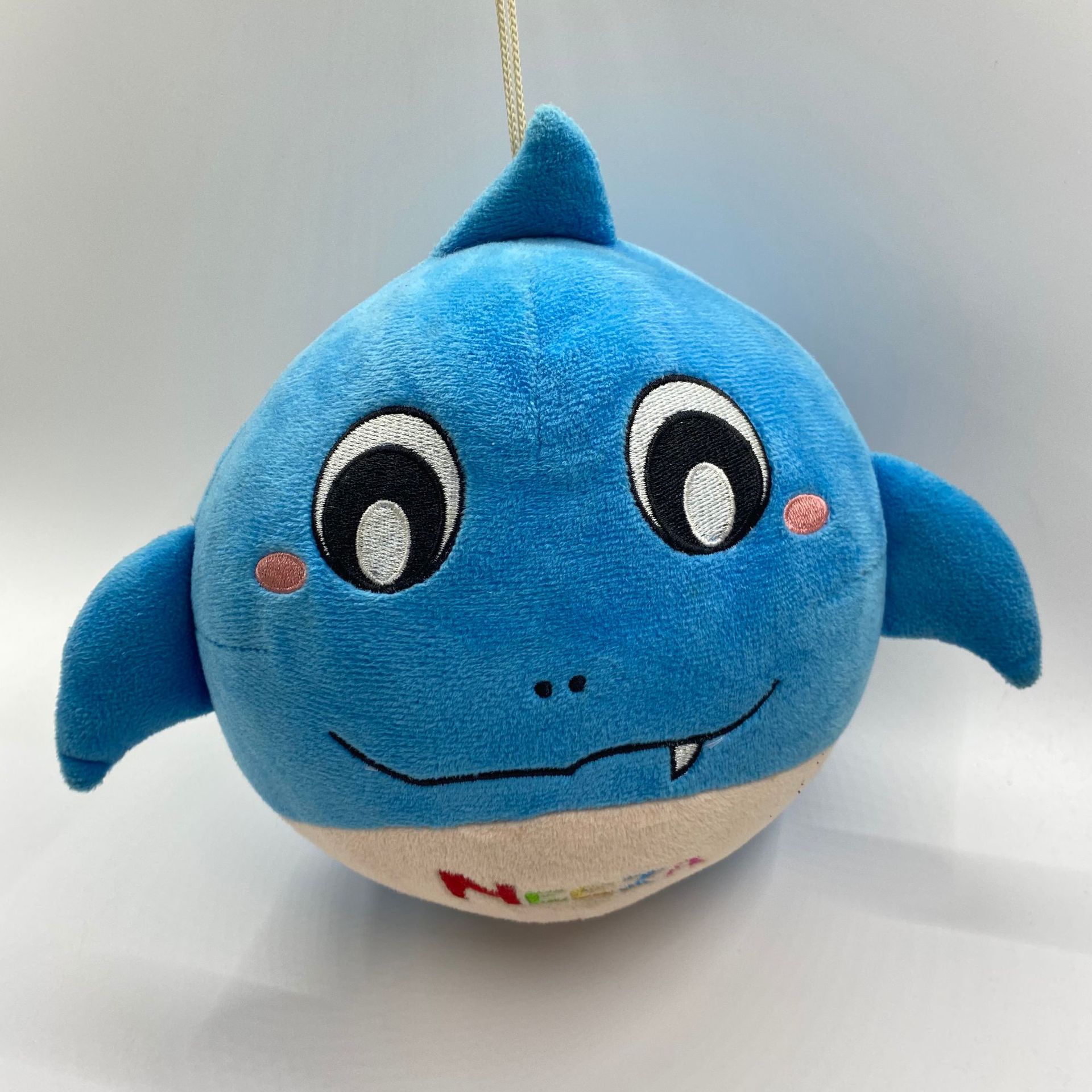 厂家生产 鲨鱼宝宝毛绒公仔 短毛绒沙发摆饰 毛绒公仔