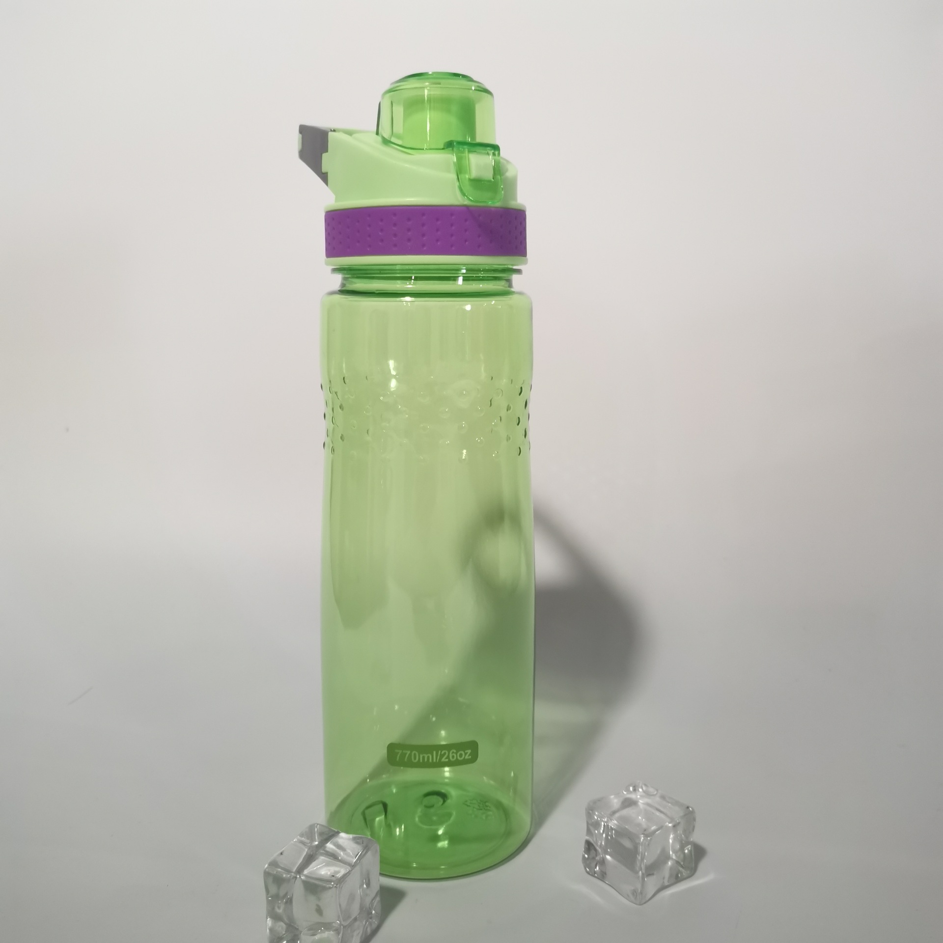 厂家直供大容量770ml易扣便携式随手杯 礼品pet单层太空杯