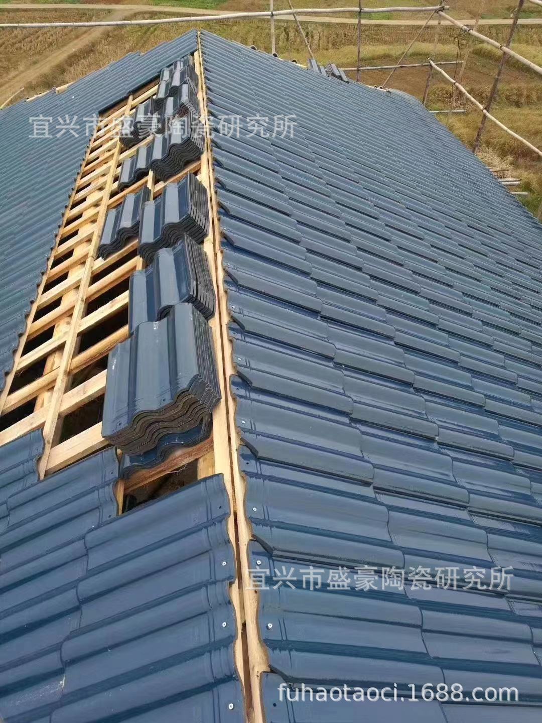 源头厂家蓝色陶瓷屋面瓦新中式罗曼瓦灰色连锁波纹陶土屋顶瓦片