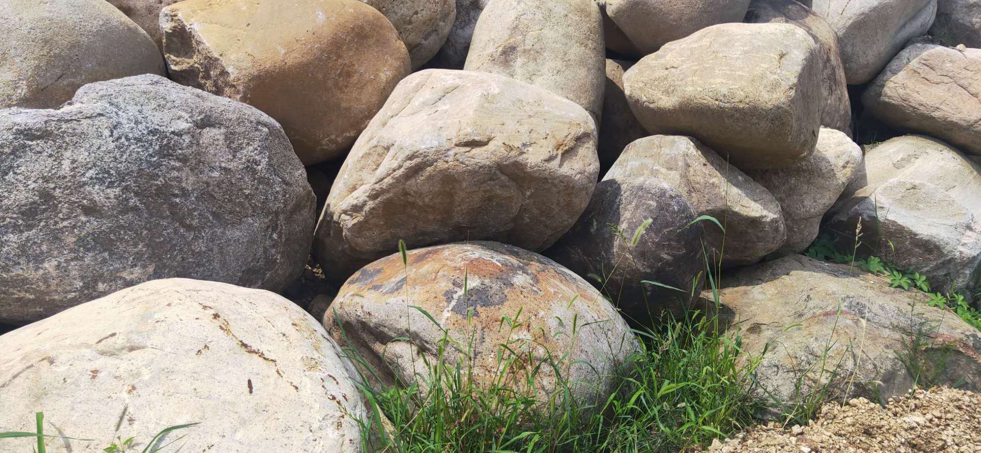 批发大块鹅卵石 造景卵石 公园摆放用景石 2米鹅卵石