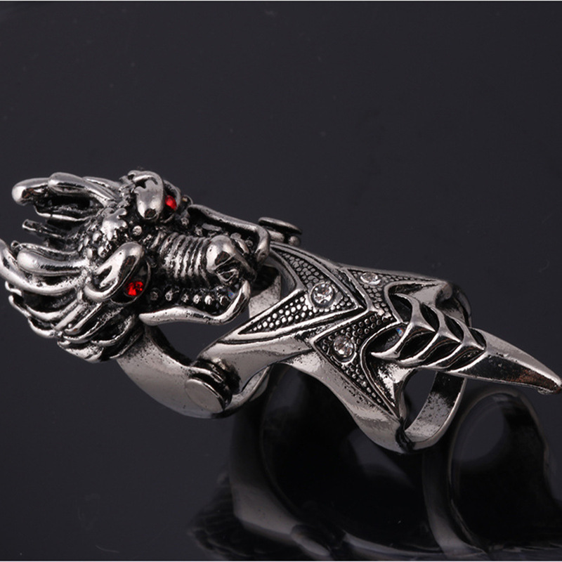 欧美简几何龙头连体镶钻镂空手指关节戒指周怪饰品