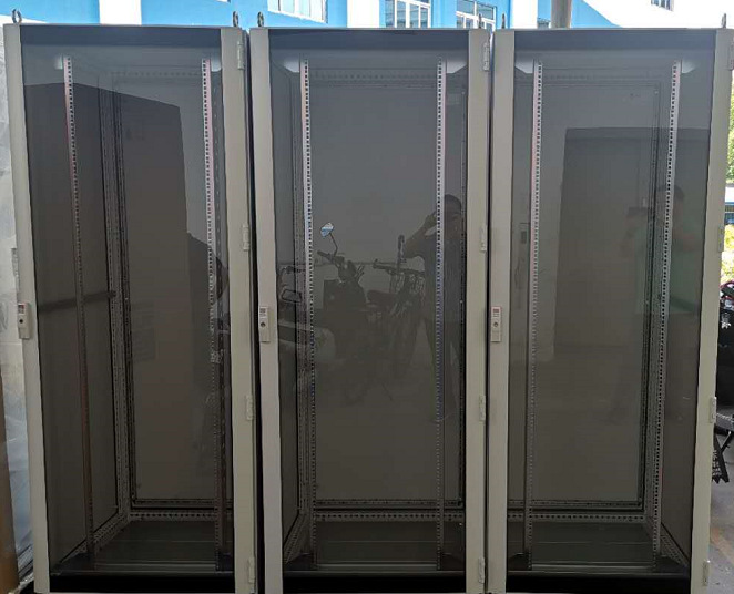 深圳威图rittal机柜800*800*2000高玻璃门前后开门100高底座
