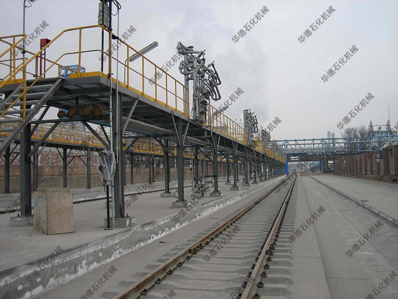 华德供应鹤管栈桥活动梯 石化装卸操作平台 钢结构 促销价
