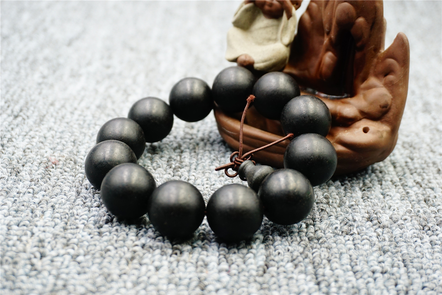 请勿拍哦尺寸:15mm/18mm/20mm,手链周长约17~18cm左右;材质:黑沙沉木