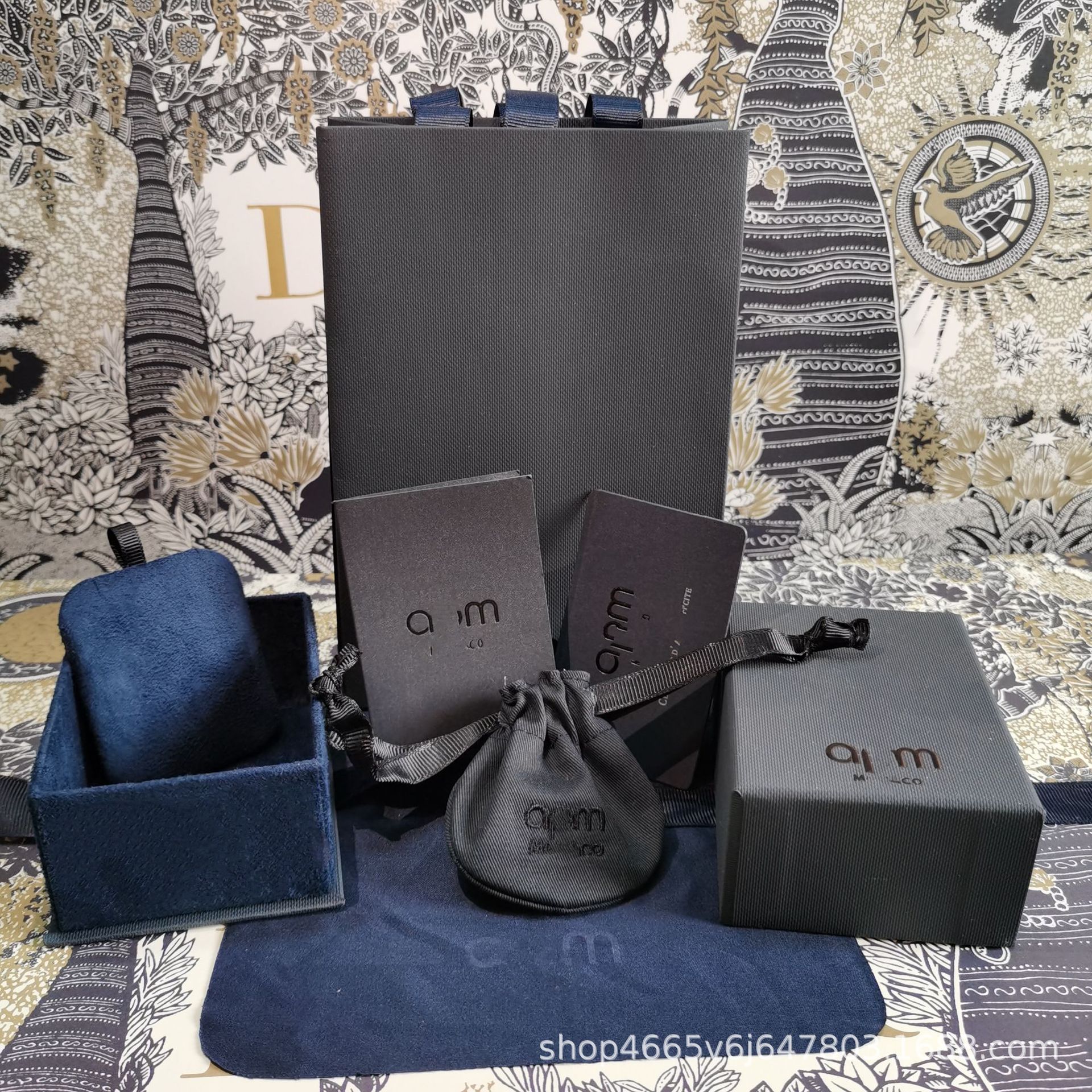 apm压纹包装盒原版首饰包纸盒项链耳钉戒指盒 新款刺绣通用礼品盒