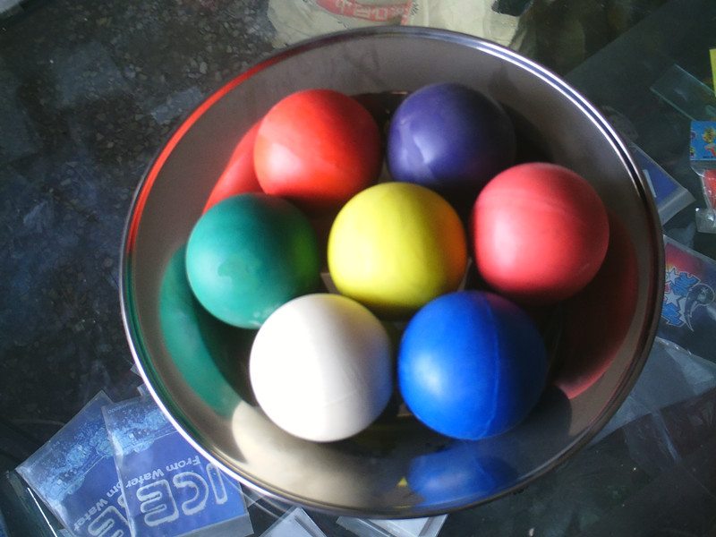 量大联系客服杂技道具,滑稽道具弹球专用,有西瓜红,黄,蓝,绿,紫,玫红